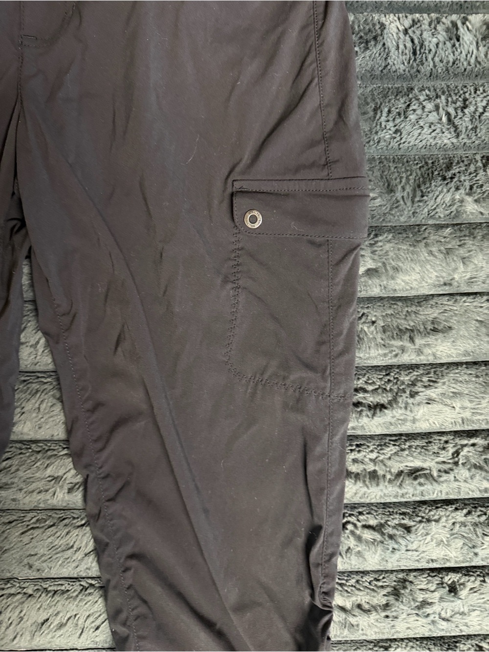 Eddie Bauer Black Women's Cargo Capris - Picture 11 of 15
